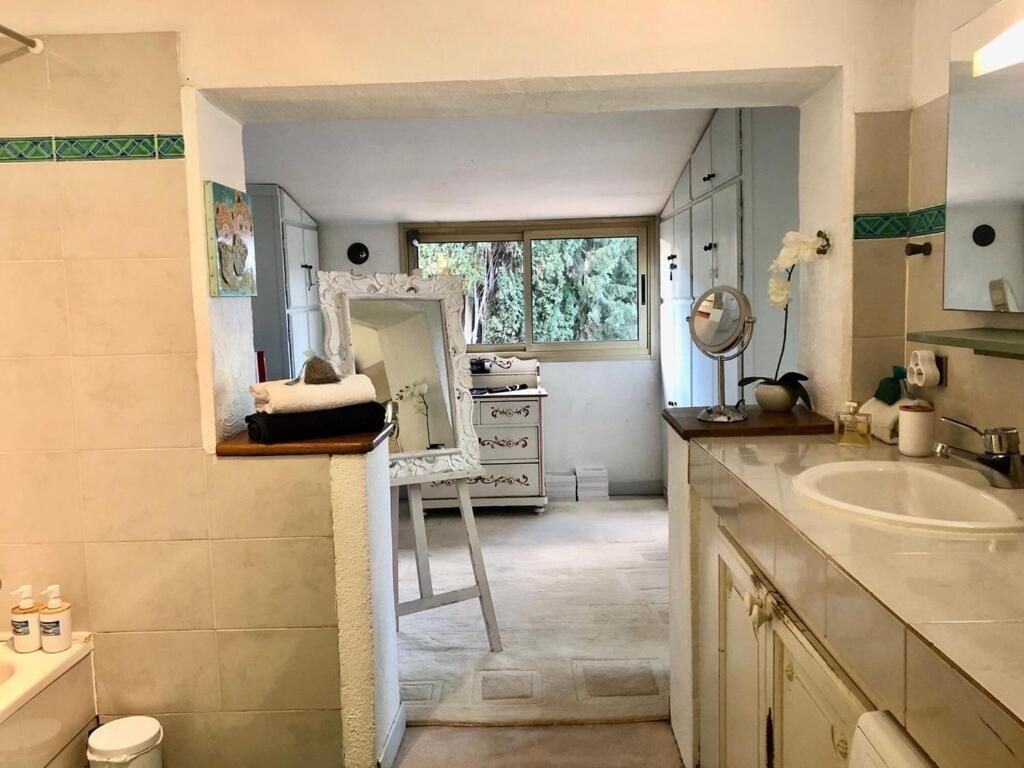Sérénity Chambre d'hôte au calme Des Maîtres Tibétains y ont sejourné 15 mn des plages Apartamento Mougins Exterior foto